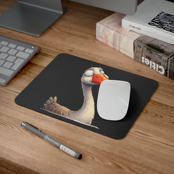 WhimsyWonder Desk Mouse Pad: Εξατομικευμένη γοητεία για το χώρο εργασίας σας - Floating Swan