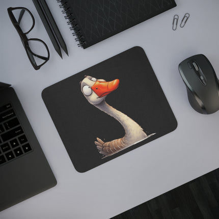 WhimsyWonder Desk Mouse Pad: Εξατομικευμένη γοητεία για το χώρο εργασίας σας - Floating Swan